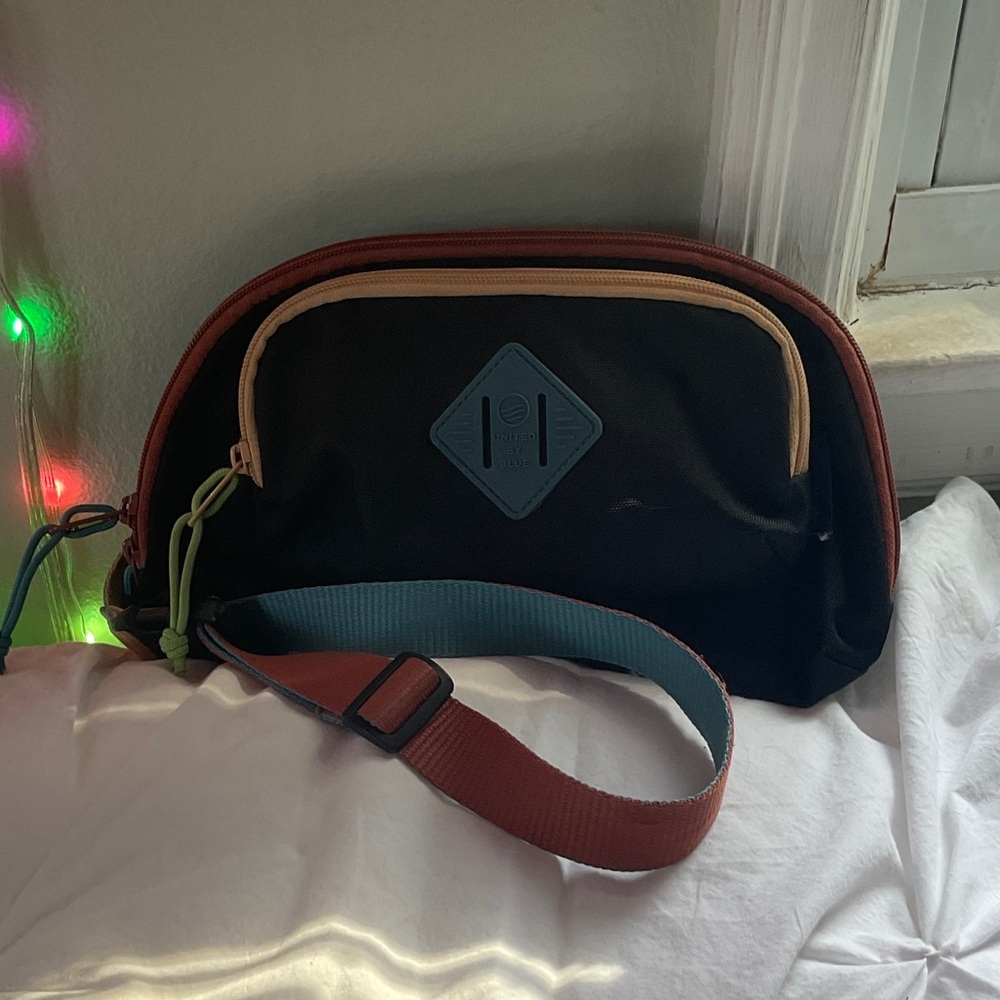 UNITED BY BLUE FANNY PACK CROSSBODY